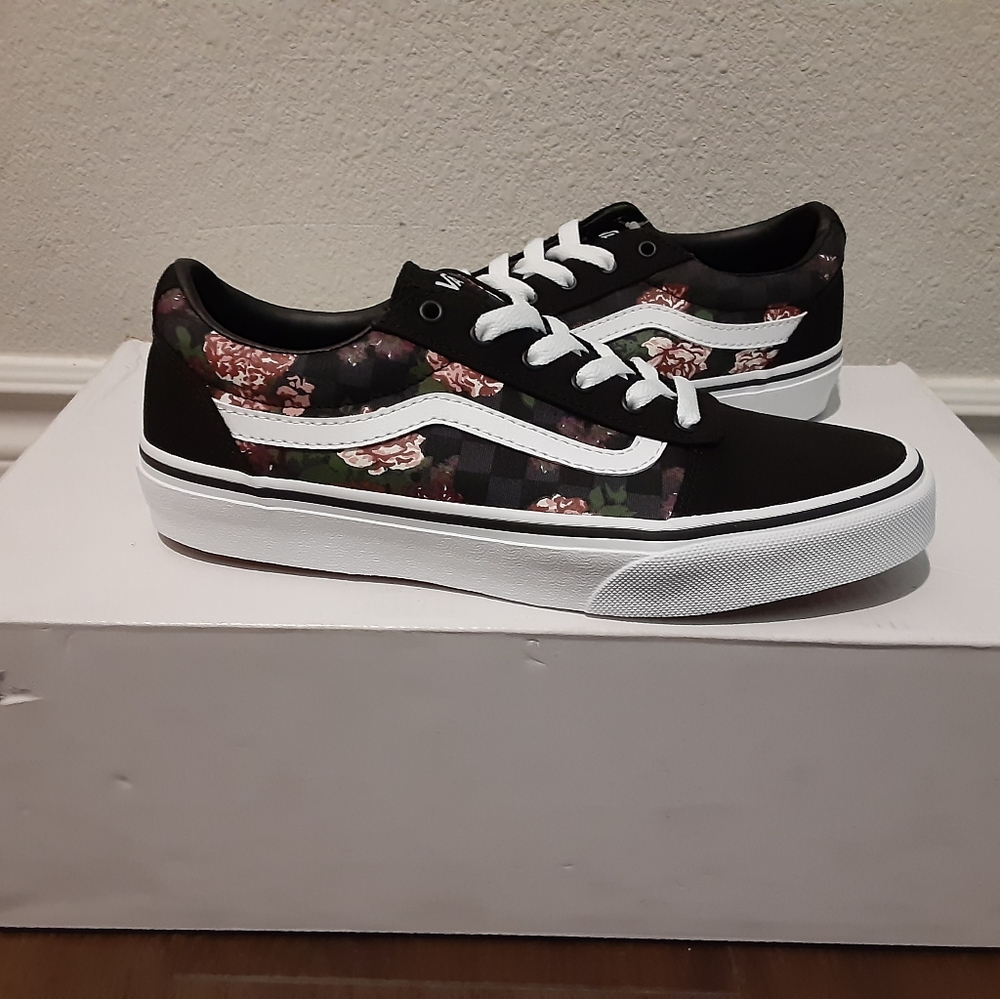 Vans - Picture 2 of 4
